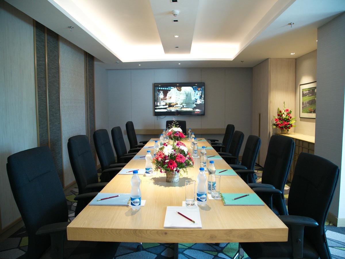 Welcomhotel By Itc Hotels, Racecourse, Коимбаторе Екстериор снимка A meeting room at a hotel